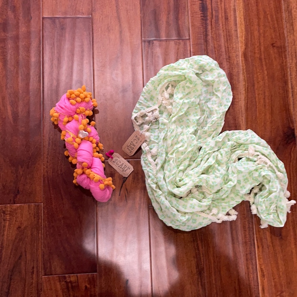 NWT Natural life scarf